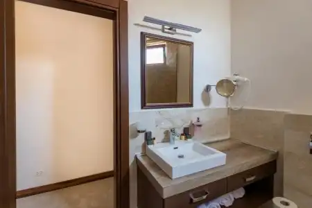 Waikiki Apartments - 40