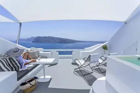 Charisma Suites - 5