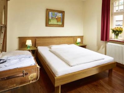 & Restaurant Burgschänke - 31