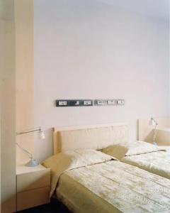 Greif, a Member of Designs - 136