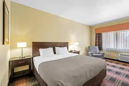 Quality Inn & Suites Des Moines Airport - 25