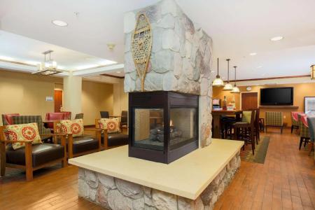 Hampton Inn Anchorage - 19