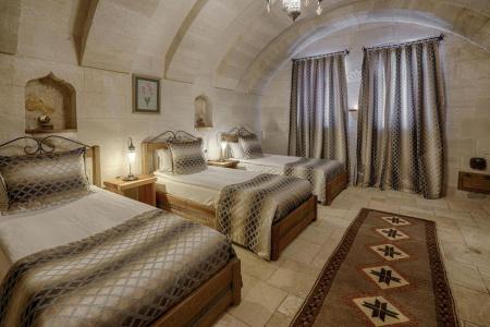 Hera Cave Suites - 35