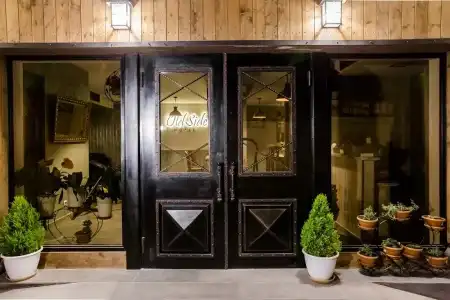 Old Side Boutique - 0