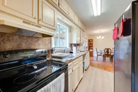 Quiet Columbus Home w/ Private Deck & Grill! - 14