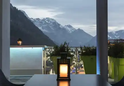 Majestic Mountain Charme - 13
