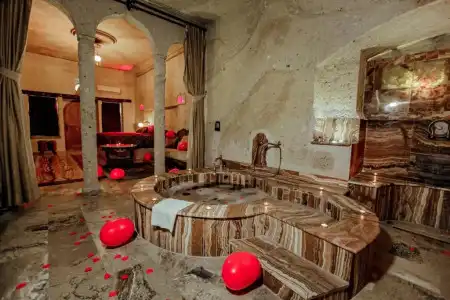 Oread Cave Suites - 317