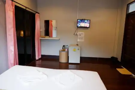 Marina Hut Guest House - 57