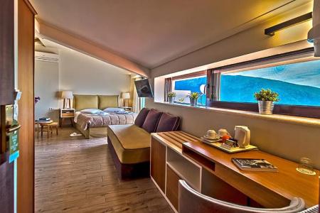 Fedriades Delphi - 200