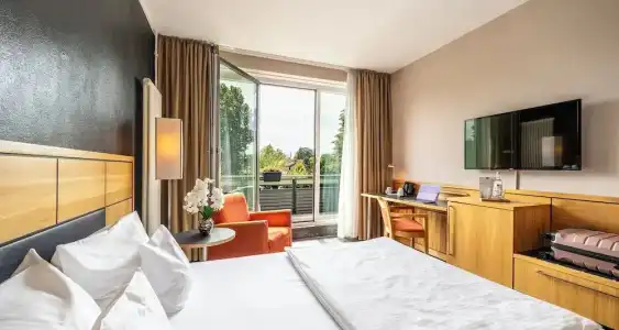 Plaza Inn Heidehof - 86