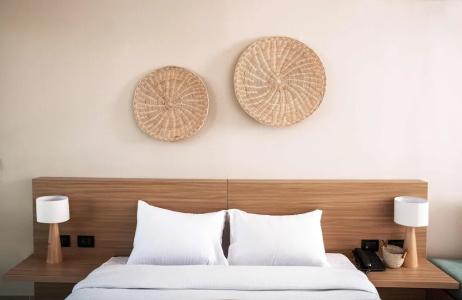 Redcon Suites - 332