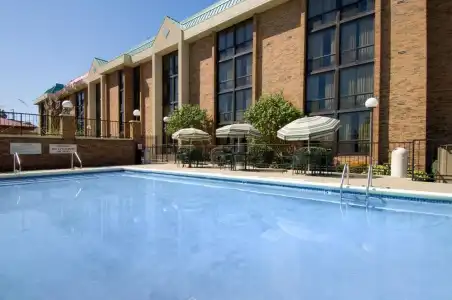 Hampton Inn Kansas City Stadium, MO - 8