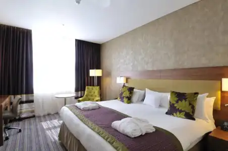 DoubleTree by Hilton London West End - 32