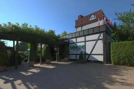 Hotel-Restaurant Esbach Hof - 0