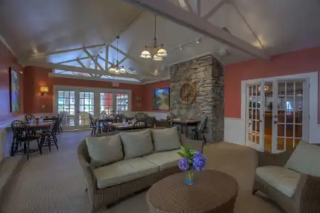 Spruce Point Inn - 1