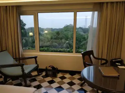 Taj Bengal - 100