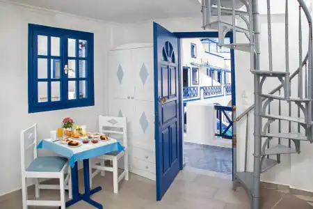 Roula Villa Studios & Apartments - 11