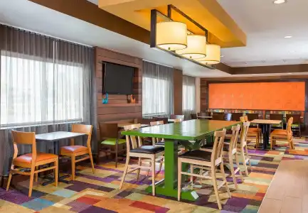 Fairfield Inn & Suites Grand Rapids Airport - 10