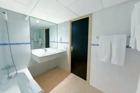 Suites Roc Portonova - 34