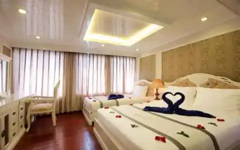 Signature Halong Cruise - 35