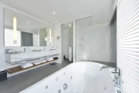 Ramee Grand & Spa - 8