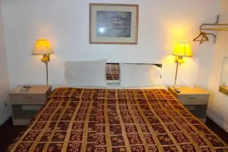 Beacon Motel - 7