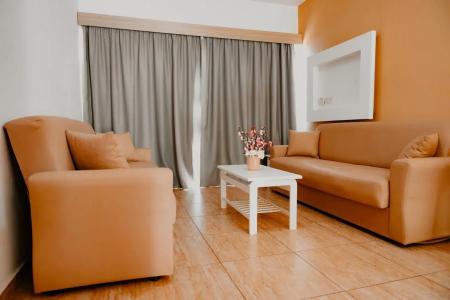 Penelope Beach Apts - 4