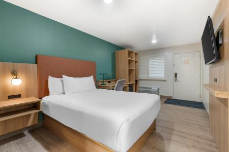 Best Western Plus Clocktower Inn - 75