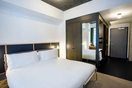 The Emily - 7