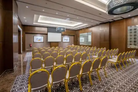 Rixos Marina Abu Dhabi - 18