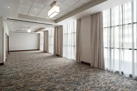 Embassy Suites Lincoln - 44