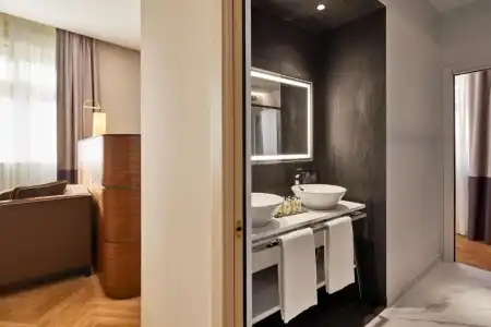 Doubletree by Hilton Trieste - 44