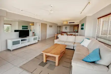 Rolling Surf Resort - 3