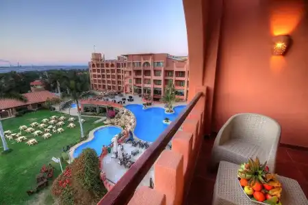 Africana & Spa - 14