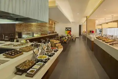 DoubleTree by Hilton & Residences Dubai Al Barsha - 18