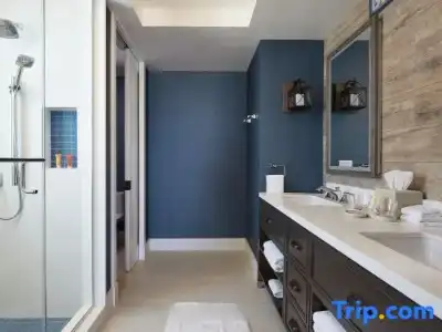 The Waterfront Beach Resort, A Hilton - 152
