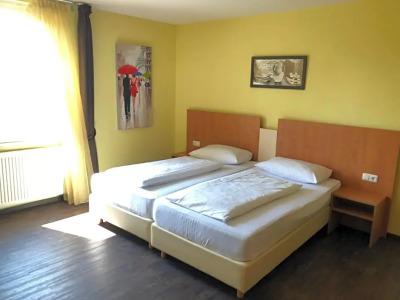 & Restaurant Europa - 20