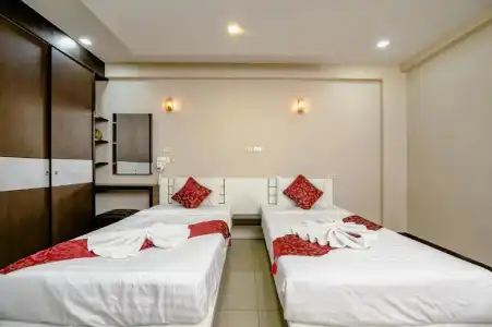 Gold Airport Suites - 40