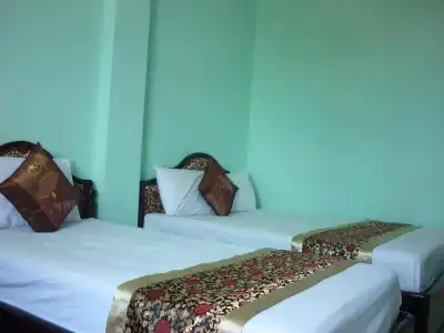 Hue Royal - 1