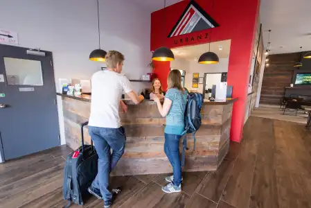 Urbanz - Hostel - 1