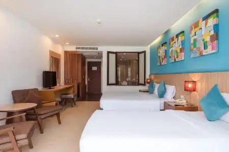 J Pattaya - 28