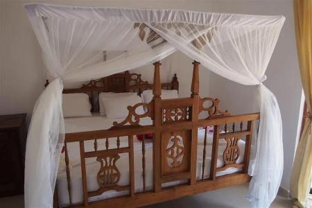 Moonshine Uroa Boutique - 151