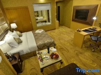 Best Western Chinatown - 128