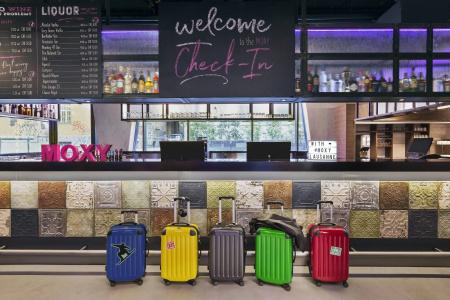 Moxy Lausanne City - 10