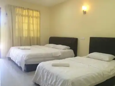 Penarak Bamboo Beach Motel - 25