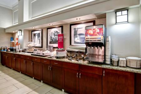 Hampton Inn & Suites by Hilton Calgary-Airport - 25