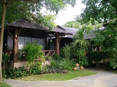 Baan Klang Aow Beach Resort - 41