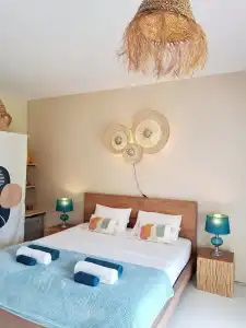 Laura's Guest House - adult only - - 99
