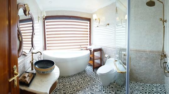 Emperor Cruises Legacy Halong - 9