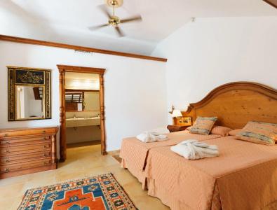 La Moraleja The Quiet- Adults Only - 18
